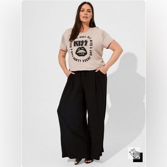 Torrid KISS Relaxed Fit Cotton Crop
Tassel Tee - Picture 2 of 10